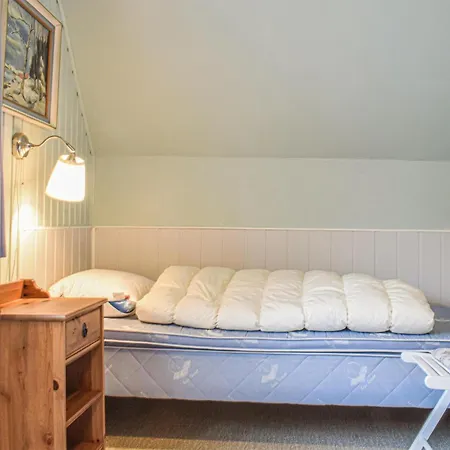 Holiday home 4 Bedroom In Garnes
