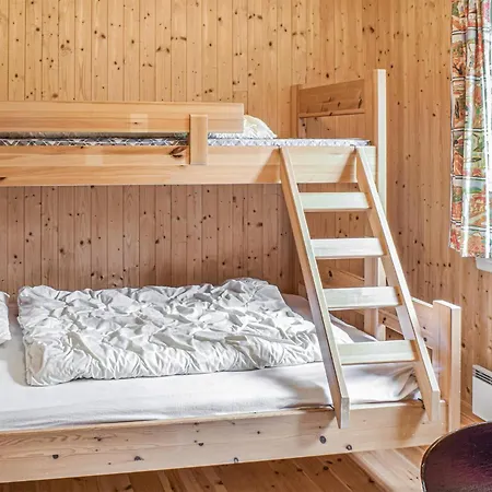 4 Bedroom In Holiday home